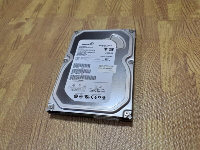 内蔵HDDです。（メーカー:Seagate、モデル:ST380815AS)